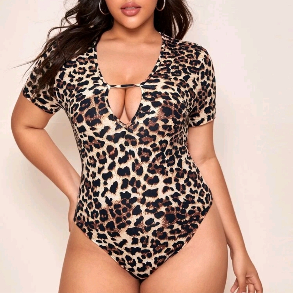 Keyhole Leopard Print Bodysuit